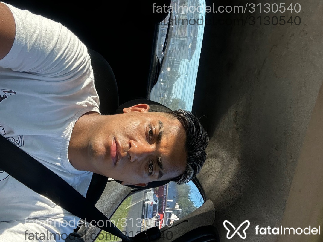 Acompanhante homem loira (o) de olhos castanhos em Joinville - Felipe