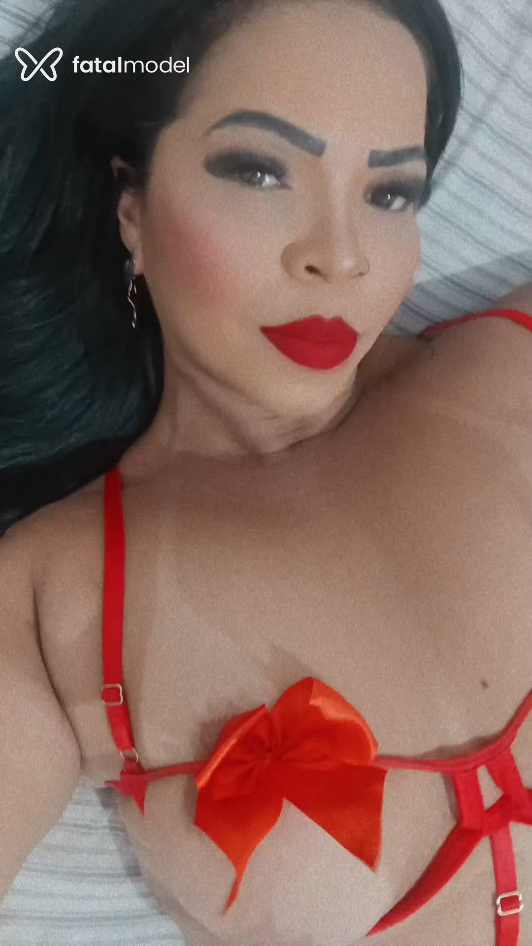 Acompanhante mulher com cabelo castanho de olhos castanhos - Iza Monteiro