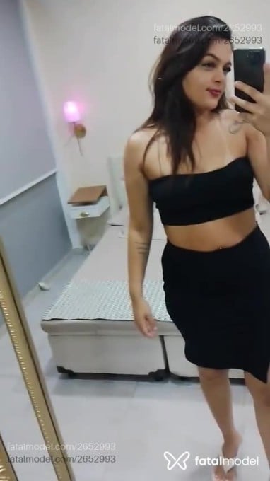 Acompanhante mulher com cabelo castanho de olhos castanhos - Tita