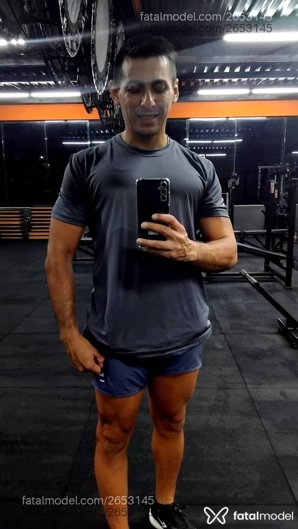 Acompanhante homem morena (o) de olhos castanhos em Rio de Janeiro - Cesar