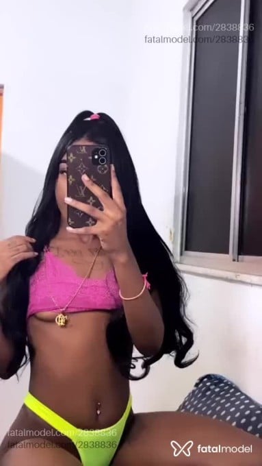 Acompanhante mulher morena (o) de olhos castanhos em Virtual - Thayna