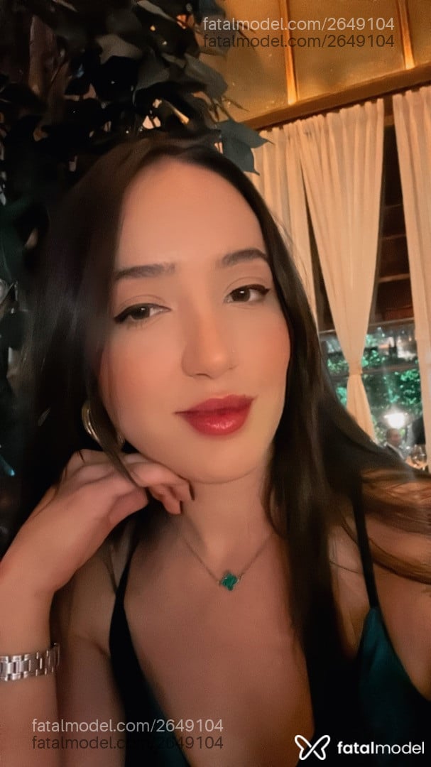 Acompanhante mulher com cabelo castanho de olhos mel em Pouso Alegre Acompanhante mulher com cabelo castanho de olhos mel em Pouso Alegre - Isla Louise