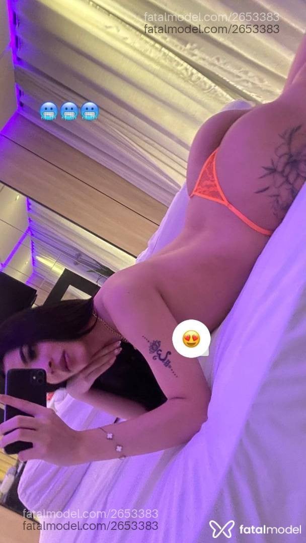 Acompanhante mulher trans morena (o) de olhos pretos - Aurora Fernandes