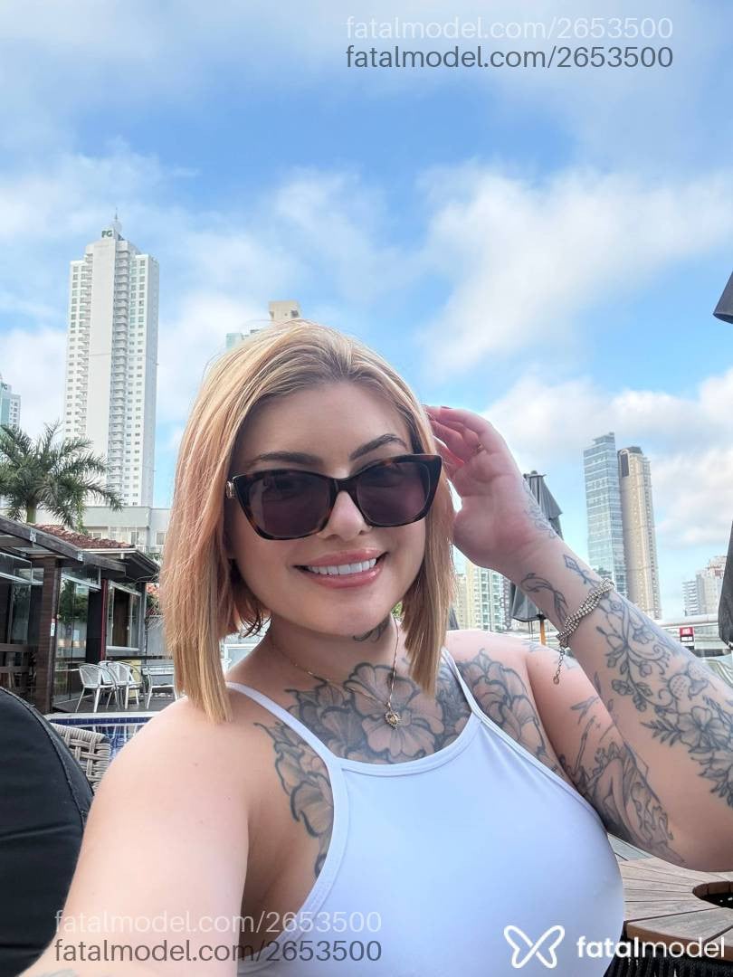Acompanhante mulher loira (o) de olhos azuis em Cascavel - Alanna Roberta