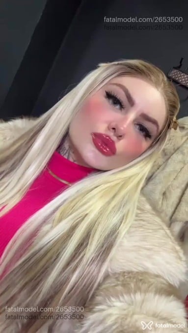 Acompanhante mulher loira (o) de olhos azuis em Cascavel - Alanna Roberta