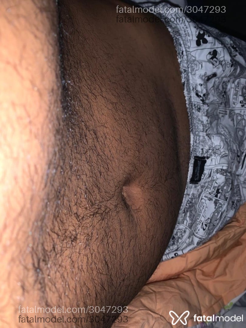 Acompanhante homem com cabelo grisalho de olhos pretos - Baianinho Acompanhante homem com cabelo grisalho de olhos pretos - Baianinho