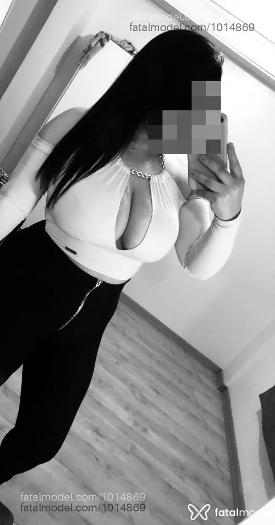Acompanhante mulher morena (o) de olhos castanhos - Melissa