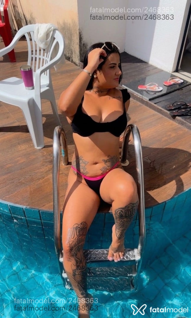 Acompanhante mulher morena (o) de olhos pretos - Jade Acompanhante mulher morena (o) de olhos pretos - Jade