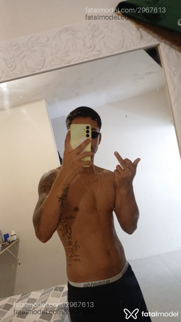 Acompanhante homem morena (o) de olhos castanhos em Itajaí - Carlospitt