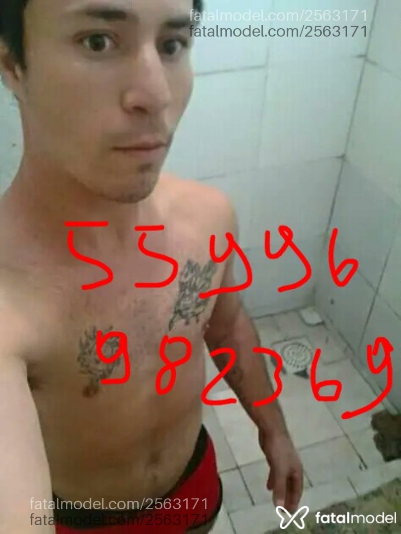 Acompanhante homem com cabelo castanho de olhos castanhos em Rosário do Sul - Lucas