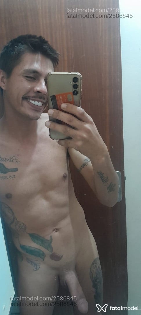 Acompanhante homem morena (o) de olhos castanhos em Balneário Camboriú - Novinhobc