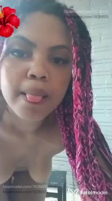 Acompanhante mulher morena (o) de olhos pretos em Tijucas - Duquesa