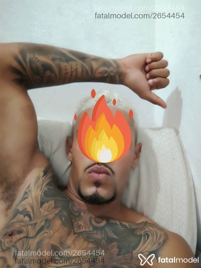 Acompanhante homem morena (o) de olhos castanhos - Biell