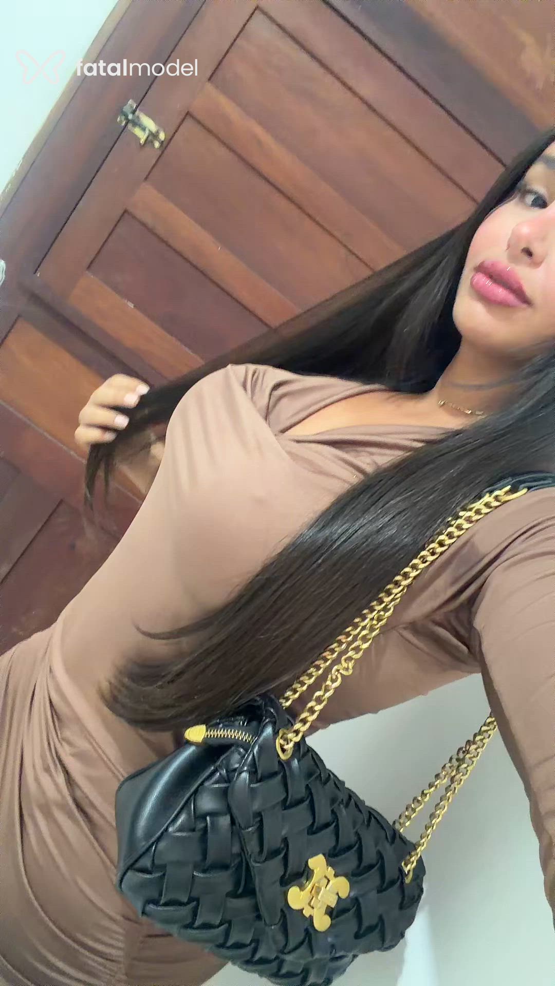 Acompanhante mulher trans com cabelo castanho de olhos castanhos em Maceió - Lanay