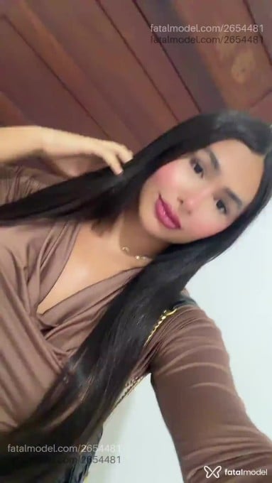 Acompanhante mulher trans com cabelo castanho de olhos castanhos em Maceió - Lanay