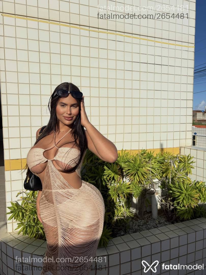 Acompanhante mulher trans com cabelo castanho de olhos castanhos em Maceió - Lanay
