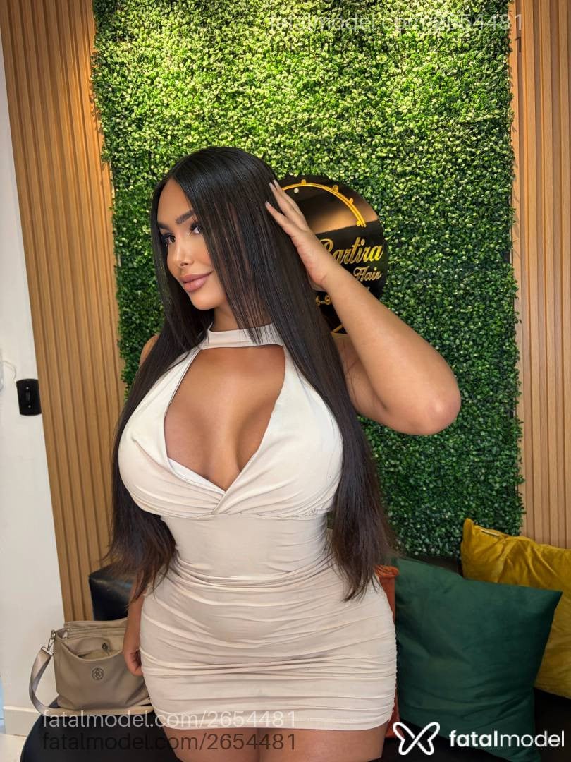 Acompanhante mulher trans com cabelo castanho de olhos castanhos em Caruaru - Lanay