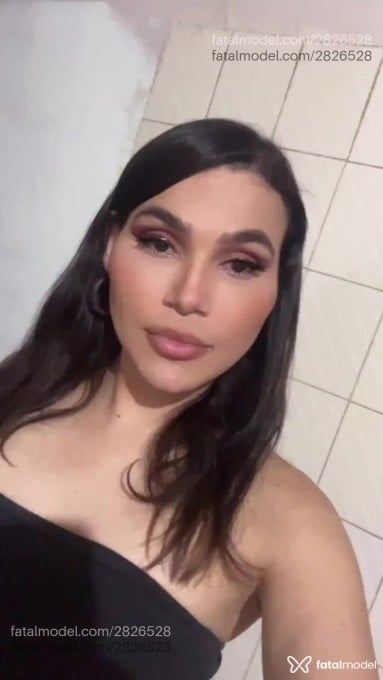 Acompanhante mulher trans com cabelo castanho de olhos castanhos em Belém - Romena Costa
