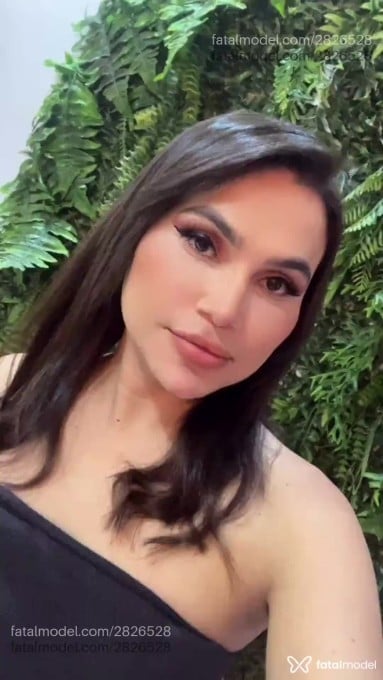 Acompanhante mulher trans com cabelo castanho de olhos castanhos em Belém - Romena Costa