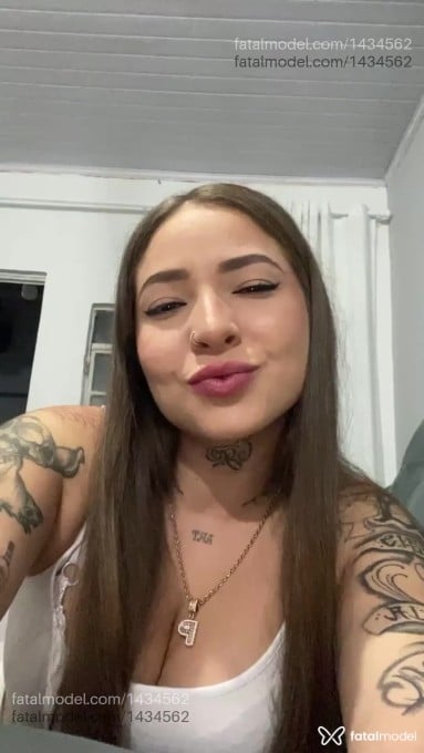 Acompanhante mulher loira (o) de olhos castanhos em Patos de Minas - Clara