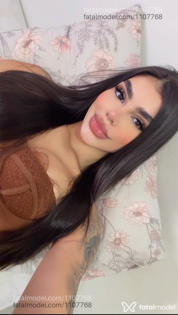 Acompanhante mulher com cabelo castanho de olhos castanhos em Sorocaba - Pietra Lins