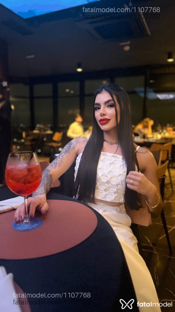 Acompanhante mulher com cabelo castanho de olhos castanhos em Sorocaba - Pietra Lins