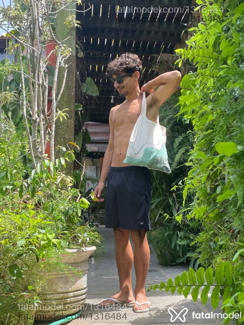 Acompanhante homem com cabelo castanho de olhos castanhos em Rio de Janeiro - Lucca