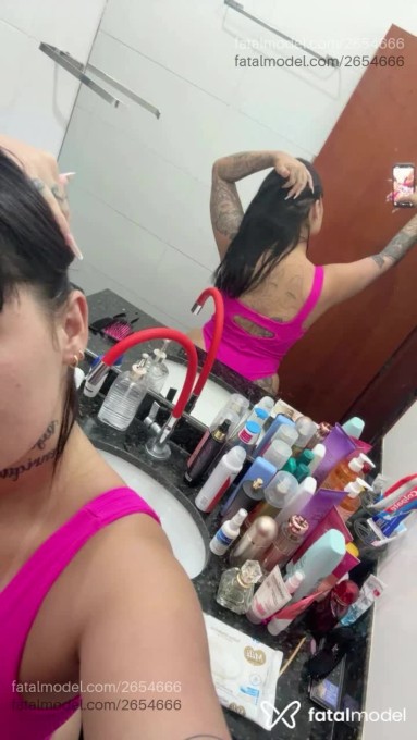 Acompanhante mulher com cabelo castanho de olhos castanhos em Barra de São Francisco - Clara Louise