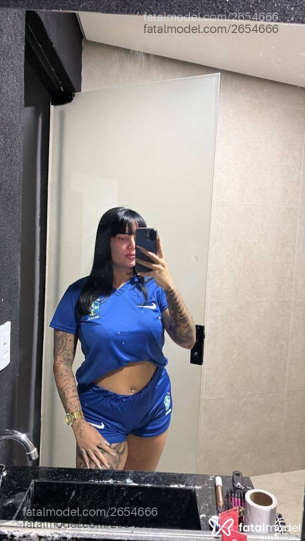 Acompanhante mulher com cabelo castanho de olhos castanhos em Boa Esperança - Clara Louise