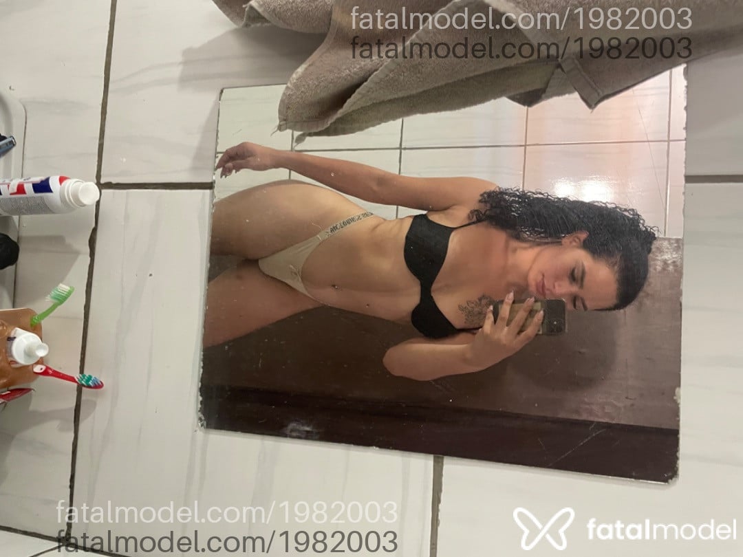 Acompanhante mulher trans morena (o) de olhos castanhos em Porto Alegre - Lara Portes