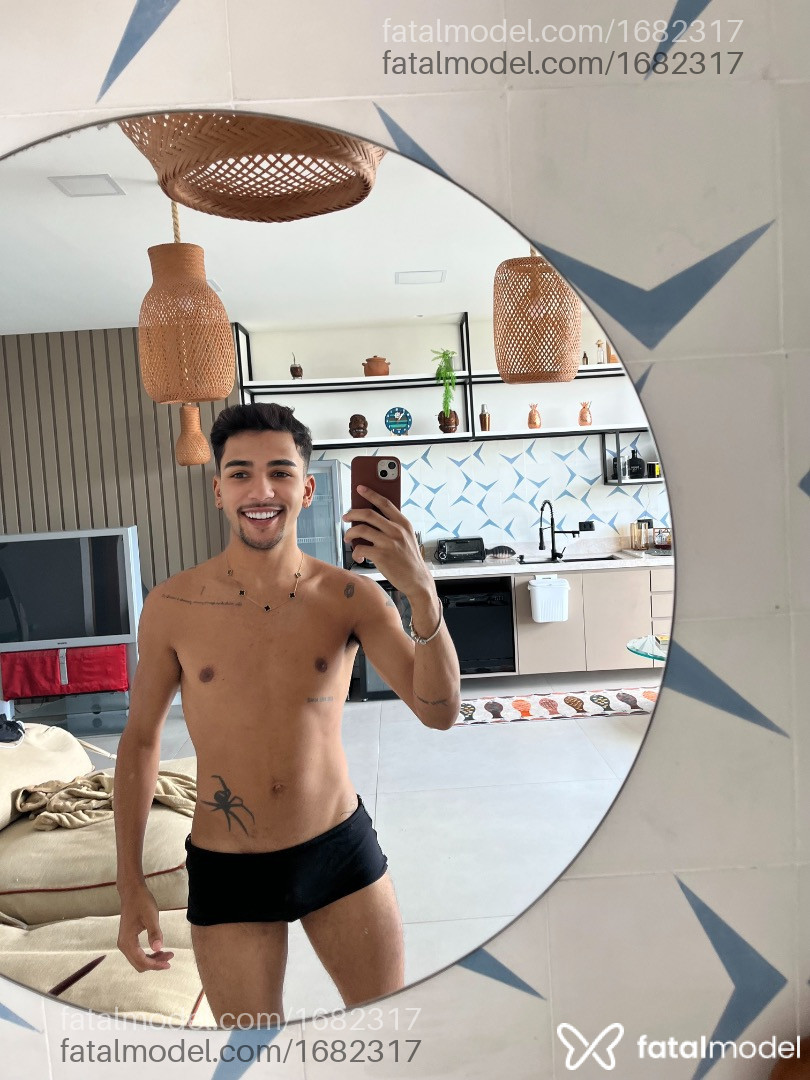 Acompanhante homem morena (o) de olhos castanhos - Brayn Acompanhante homem morena (o) de olhos castanhos - Brayn