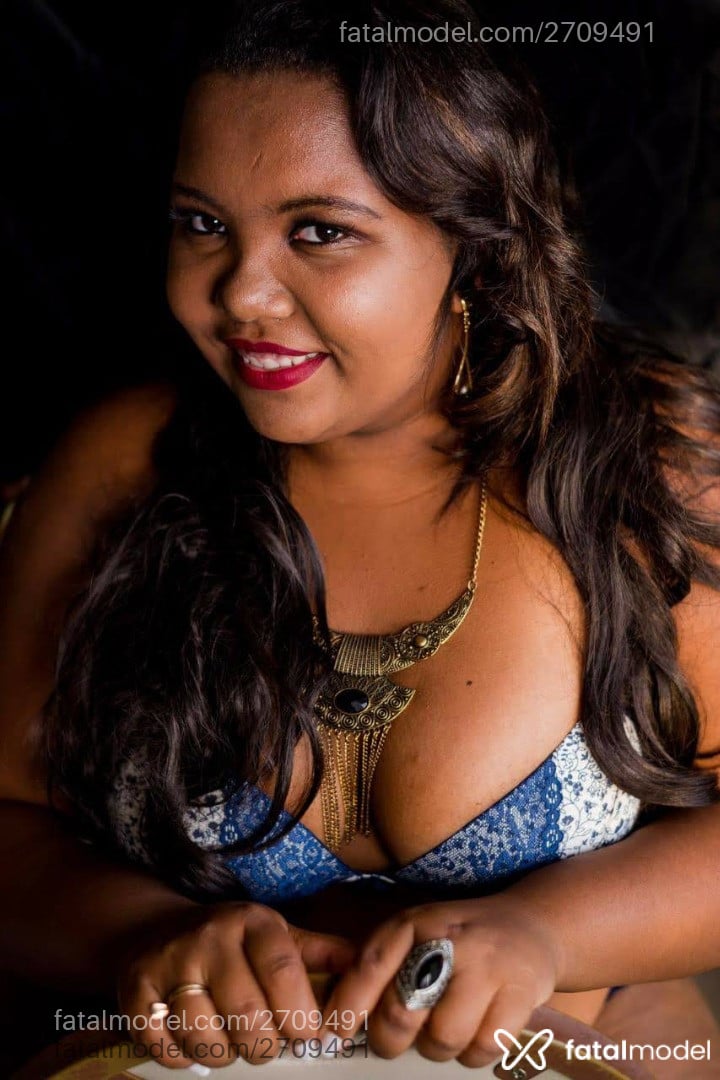 Acompanhante mulher com cabelo castanho de olhos castanhos em Rio de Janeiro - Cella