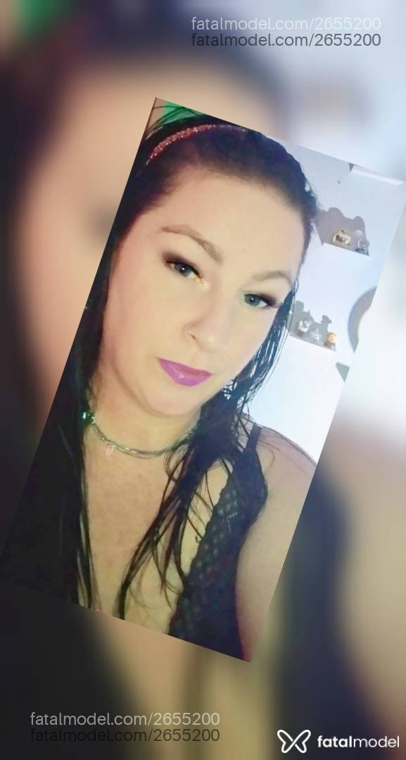 Acompanhante mulher morena (o) de olhos verdes - Ruby