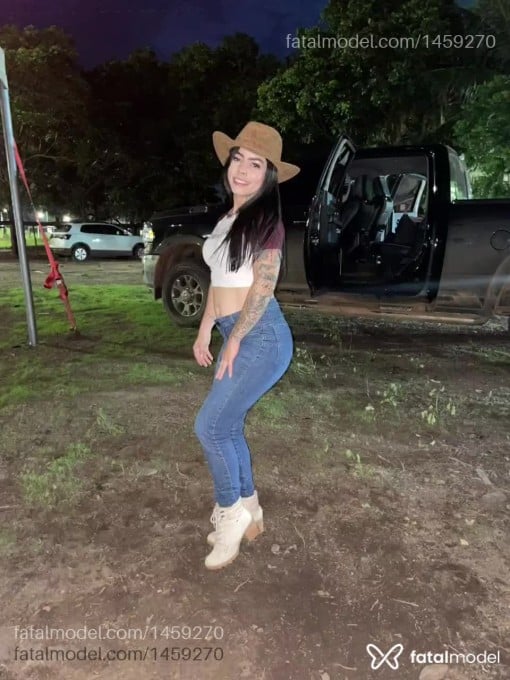 Acompanhante mulher morena (o) de olhos castanhos em Belém - Helena