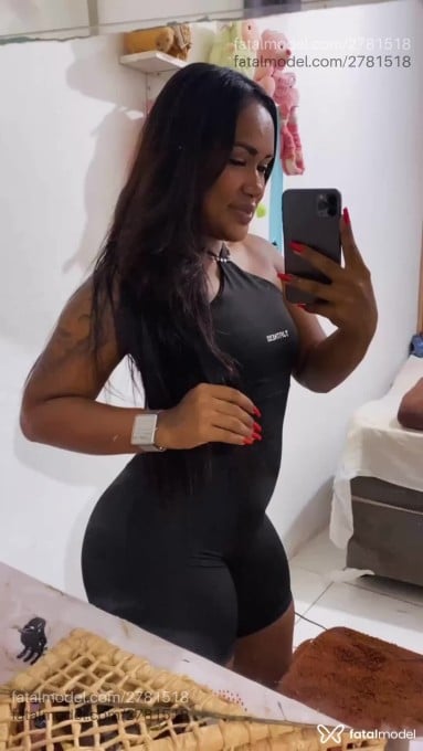 Acompanhante mulher morena (o) de olhos pretos em Rio de Janeiro - Karielly