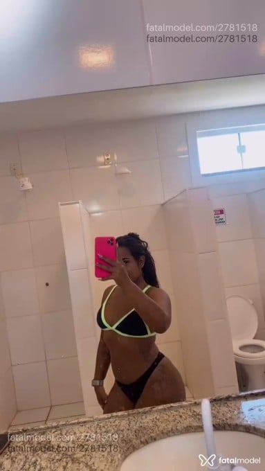 Acompanhante mulher morena (o) de olhos pretos em Rio de Janeiro - Karielly
