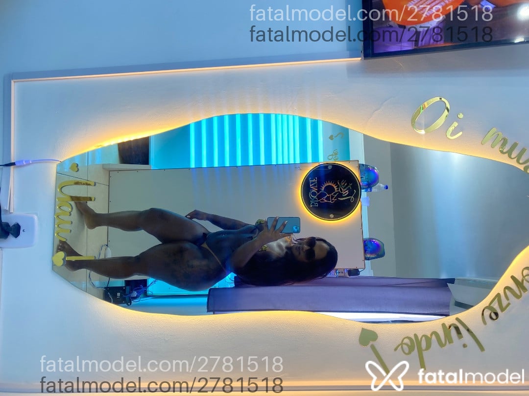 Acompanhante mulher morena (o) de olhos pretos em Rio de Janeiro - Karielly