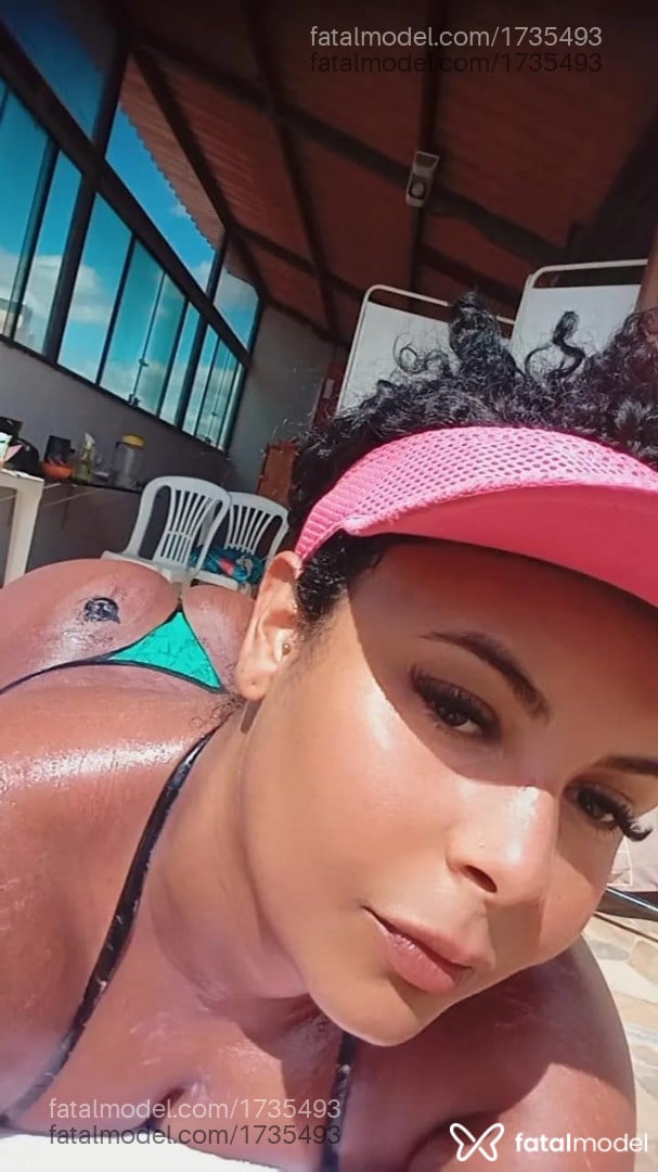 Acompanhante mulher morena (o) de olhos castanhos - Jhenny