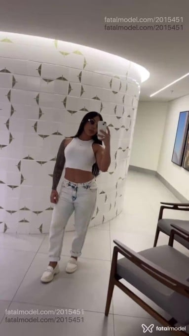 Acompanhante mulher com cabelo castanho de olhos castanhos em São Paulo - Karol Campos