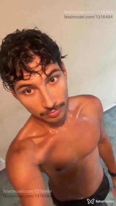 Acompanhante homem com cabelo castanho de olhos castanhos em Rio de Janeiro - Lucca
