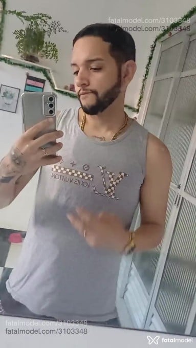 Acompanhante homem morena (o) de olhos castanhos em Virtual - Zaurim