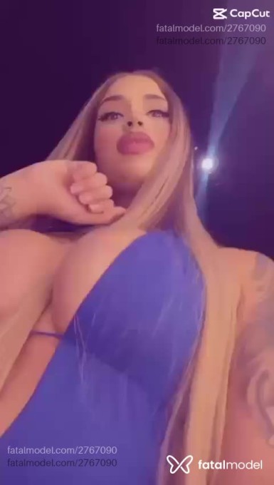 Acompanhante mulher trans com cabelo castanho de olhos mel em São Paulo - Marcelly