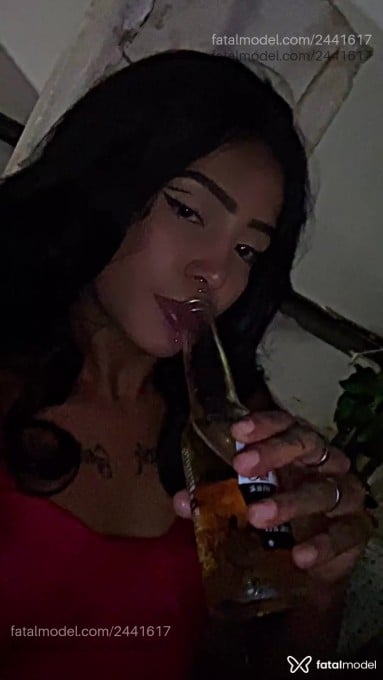 Acompanhante mulher morena (o) de olhos pretos em João Pinheiro Acompanhante mulher morena (o) de olhos pretos em João Pinheiro - Gabrielly