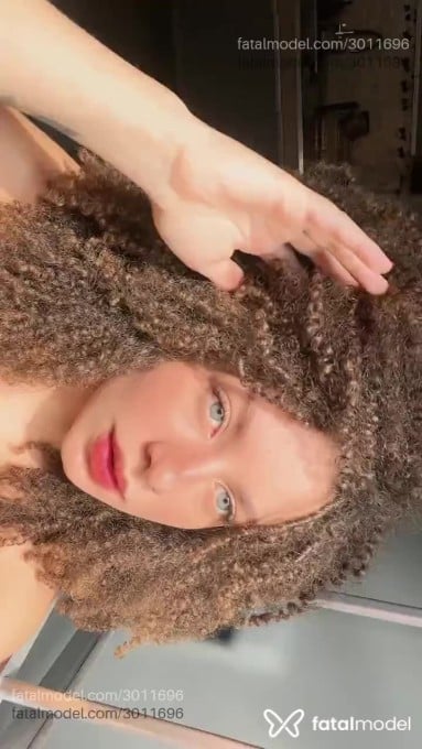 Acompanhante mulher com cabelo castanho de olhos verdes em Sorocaba - Sofia Navarro