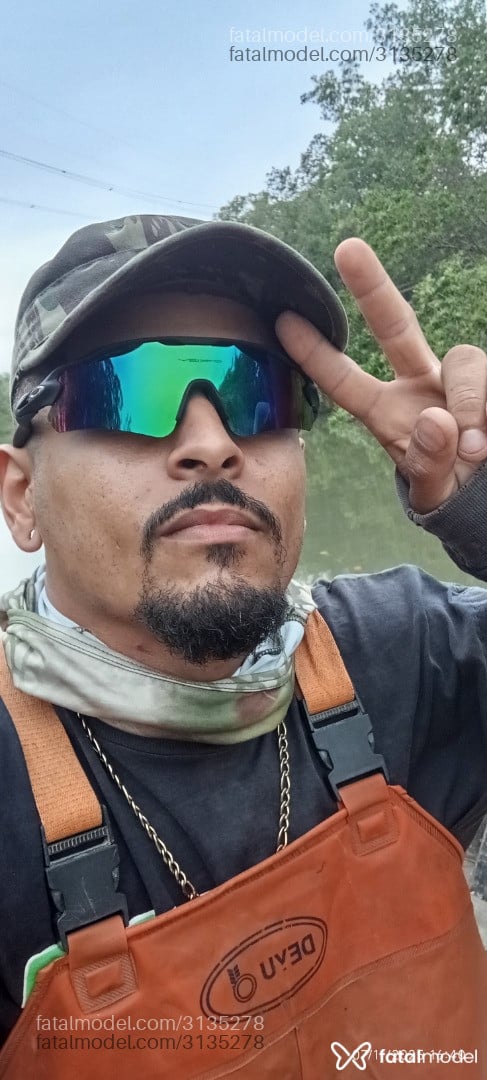 Acompanhante homem com cabelo castanho de olhos castanhos - Pescador Acompanhante homem com cabelo castanho de olhos castanhos - Pescador