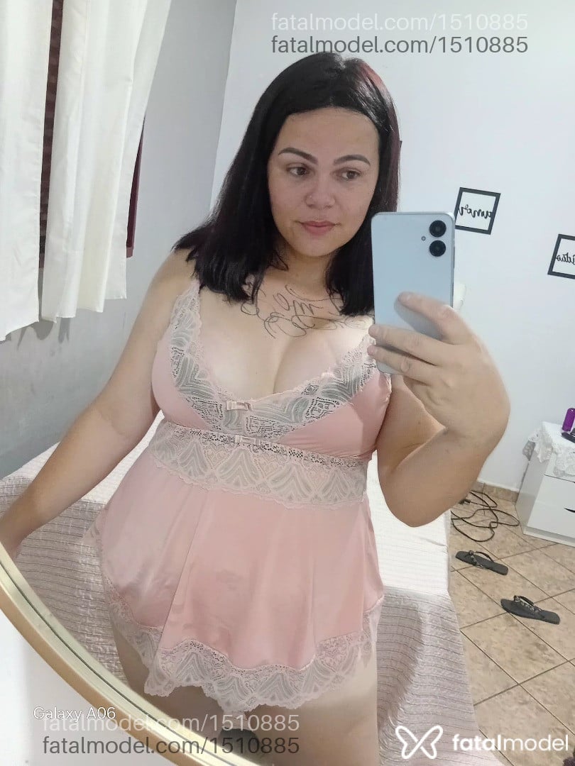 Acompanhante travesti com cabelo castanho de olhos castanhos em Santa Cruz do Rio Pardo - Isabela