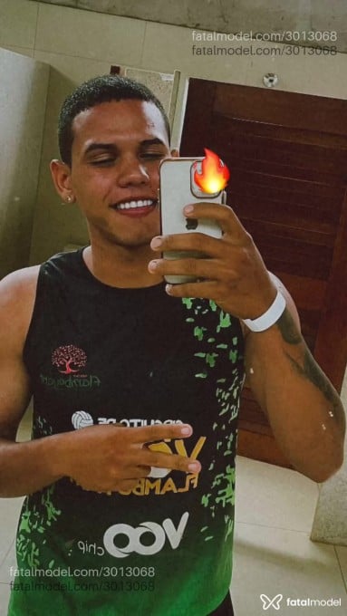 Acompanhante homem morena (o) de olhos castanhos em Goiânia - Lukas