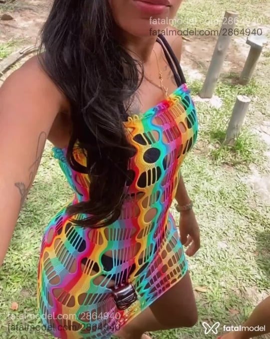 Acompanhante mulher morena (o) de olhos castanhos - Carolina Acompanhante mulher morena (o) de olhos castanhos - Carolina