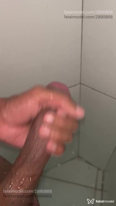 Acompanhante homem morena (o) de olhos pretos - Floppy