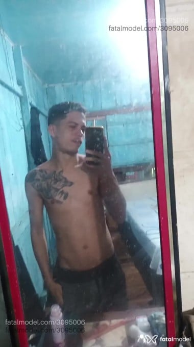 Acompanhante homem com cabelo castanho de olhos castanhos em Belém - Otavio